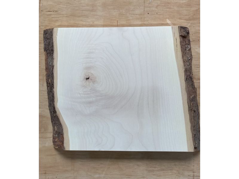 One of a kind piece in solid MAPLE wood, width 29 cm, height 27 cm, WITH KNOTS