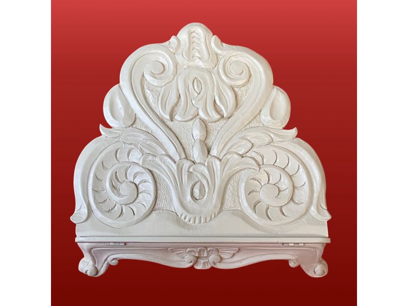 Lectern in solid linden wood, hand-carved, white lacquered