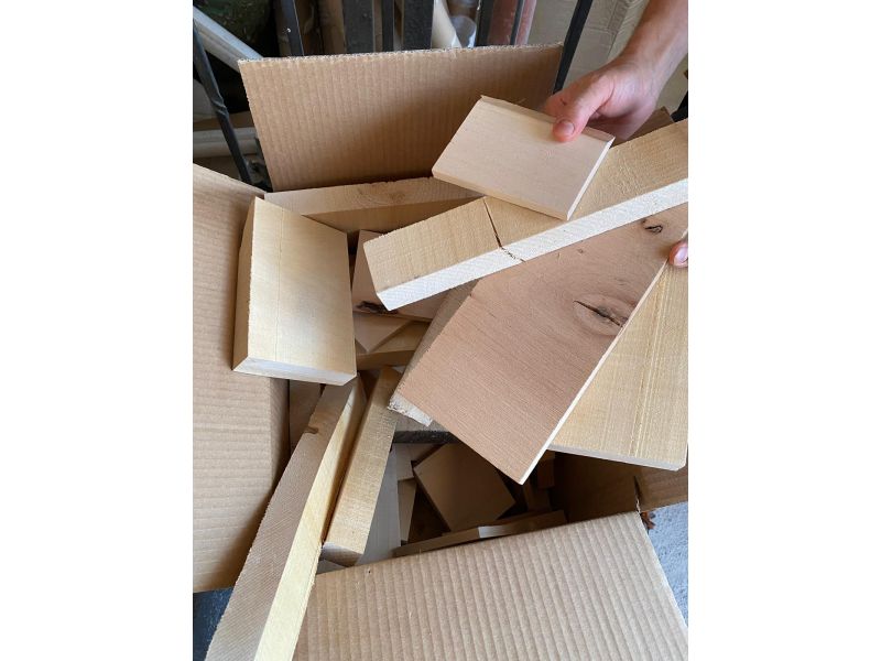 Caja de piezas mezcladas en tilo y haya 15 kg