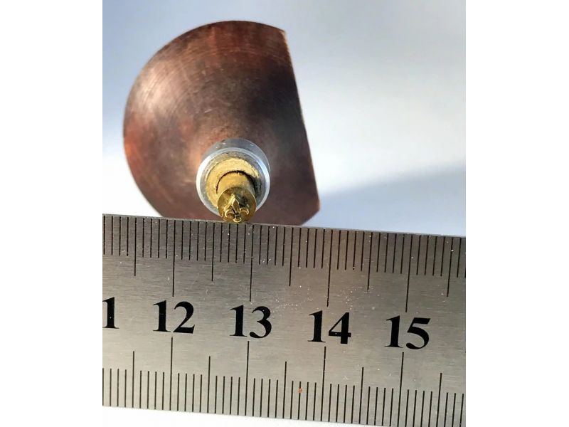 PUNCH n.4 LILY DIAM. 3,3 mm WITH WOODEN KNOB