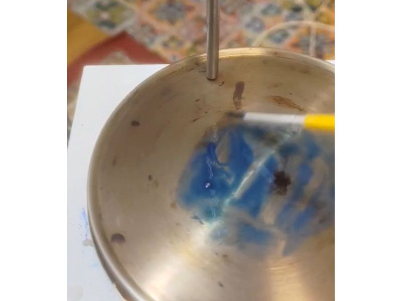 Bleached and saponified Punic wax in granular form, for hot encaustic painting