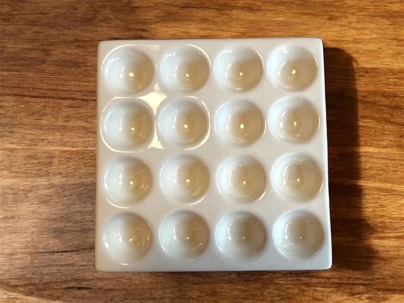 Palette aus Keramik, 19x19 cm, mit tiefen L�chern MADE IN ITALY