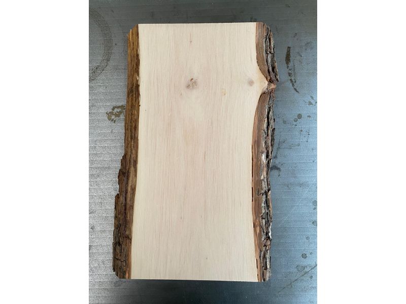 Pezzo unico in legno massiccio di ONTANO, larghezza 14 cm, altezza 30 cm