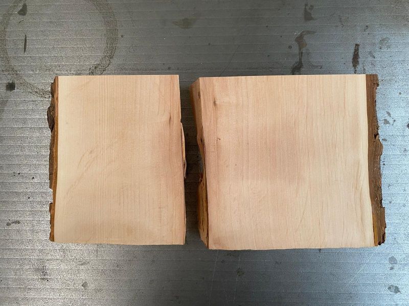 Set 2 pezzi in legno massiccio di ONTANO, larghezza 11-13 cm, altezza 15 cm