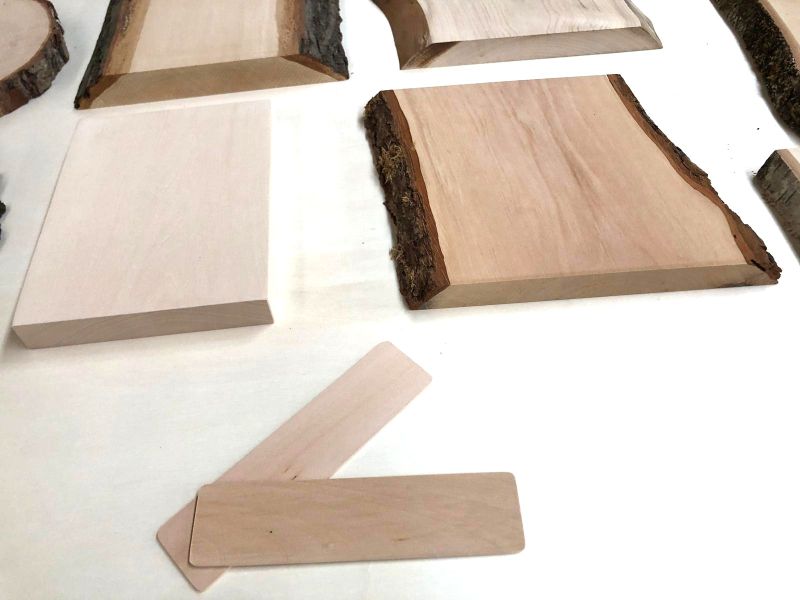 PYRO WOOD BOX. Pyrographie-Set mit 13 Holzst�cken in 5 verschiedenen Holzarten.