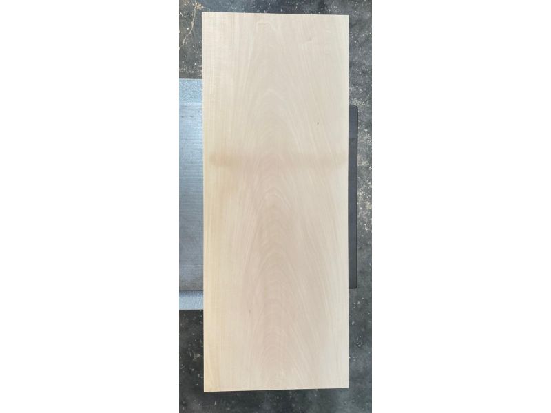 Unique piece in solid squared lime wood, light grain, for pyrography, 39x100 cm