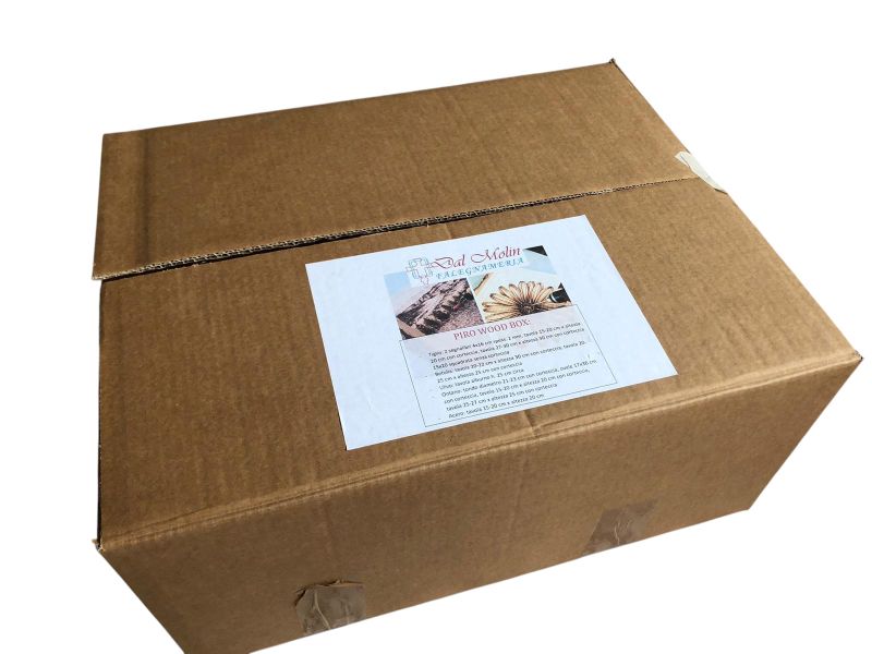 PYRO WOOD BOX. Pyrographie-Set mit 13 Holzst�cken in 5 verschiedenen Holzarten.