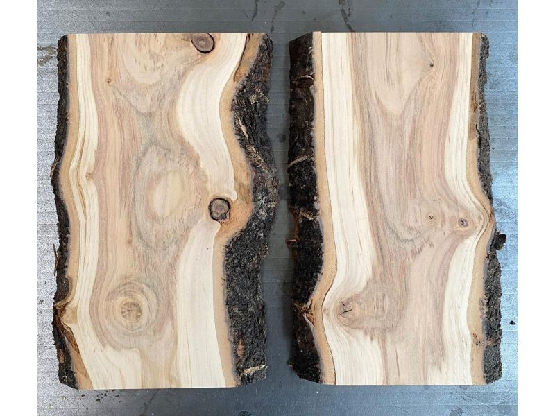 Pi�ce Unique en bois dE cerisier massif, largeur 12 cm, hauteur 25 cm avec des n?uds