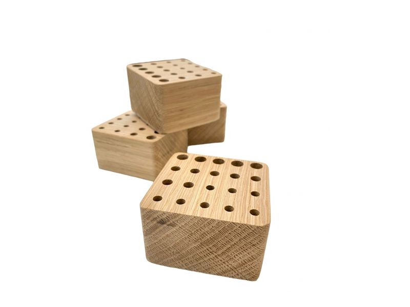 Brush holder in solid wood 6.7x6.5 cm, thickness approximately 4 cm, 20 holes
