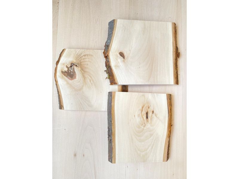 Pièce unique en tilleul, avec écorce AVEC NOEUD, 15-20 cm h. 20 cm