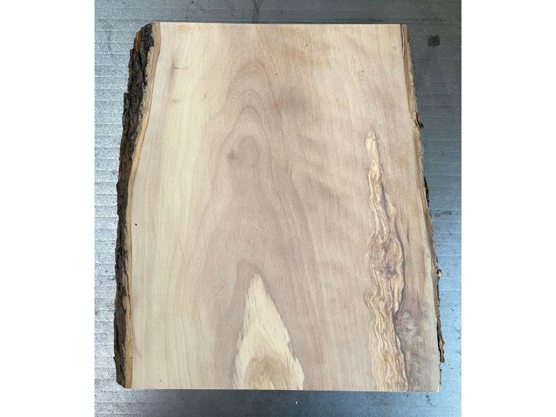 Pi�ce unique en bois d'olivier massif avec chanfreins et �corce 22x27 cm