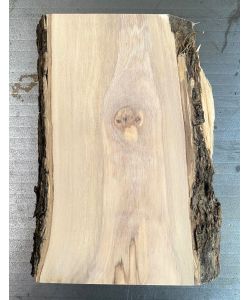 Pieza �nica en madera maciza de olivo con chaflanes y corteza 10x20 cm