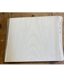 Pezzo unico in legno massiccio di ACERO, larghezza 19 cm, altezza 16 cm