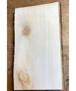 Pezzo unico in leassiccio di Tiglio, con corteccia, per pirografia, 19x35 cm, obliquo.