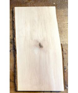 Pezzo unico in legno massiccio di ONTANO, larghezza 26 cm, altezza 50 cm