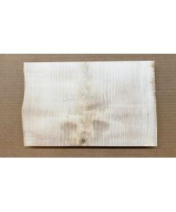 One of a kind piece in solid MAPLE wood, width 32 cm, height 20 cm, WITH KNOT